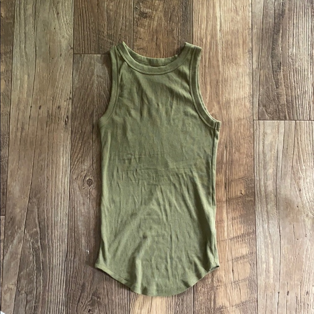Sleeveless Basic Olive Tank